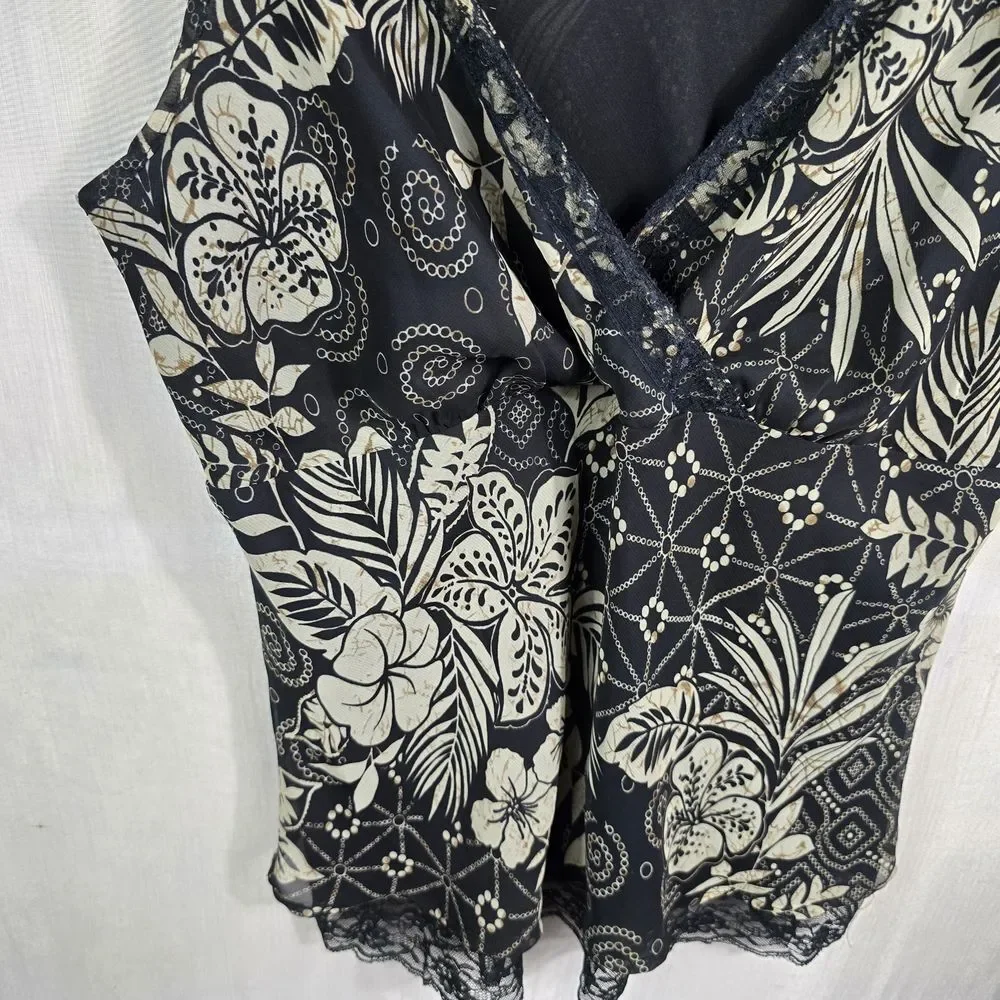 White House Black Market Sleeveless Blouse Black Floral Top - Picture 6 of 12
